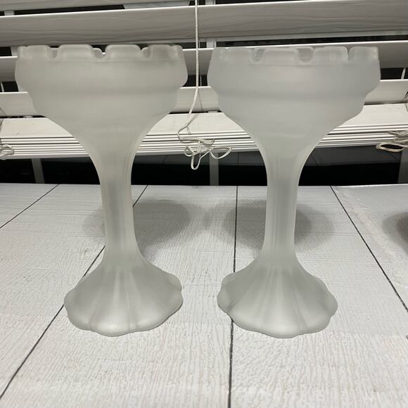 Vintage PartyLite Tall Frosted Castle Turret Candleholders - Picture 1 of 8